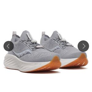 New- Saucony Triumph SG- Unisex Women’s 9.5/ Men’s 8